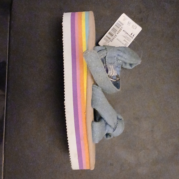 NWT The Children's Place Size 11 Toddler Girls Blue Knotted Kids Sandals - Picture 4 of 5